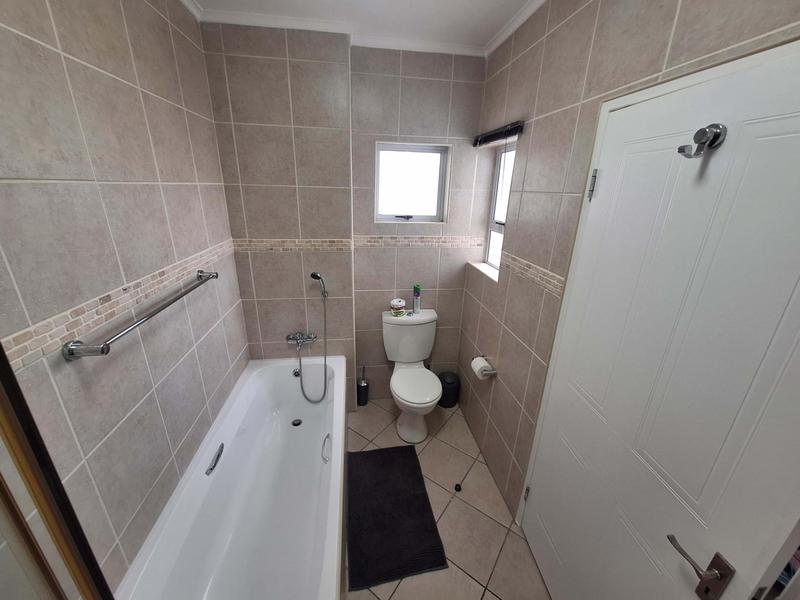 2 Bedroom Property for Sale in Reebok Western Cape
